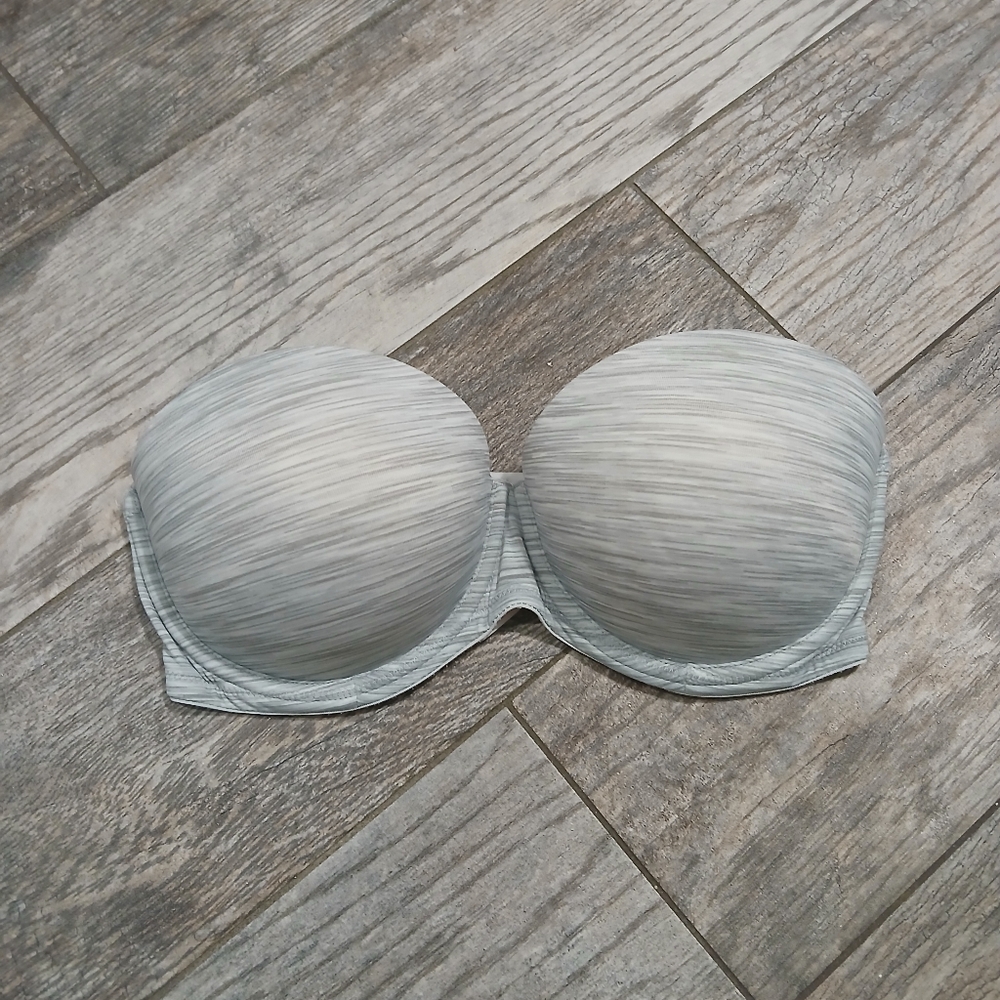 PINK Victorias Secert Gery Strapless Bra ~ In A Womens 32 DD
